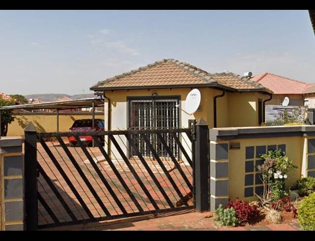 3 BEDROOM HOUSE FOR SALE IN THE ORCHARDS